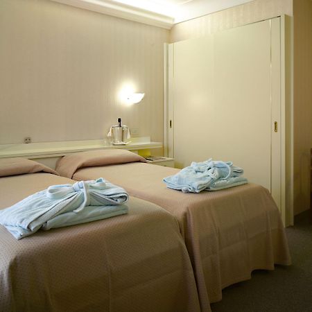 Hotel Commodore Terme モンテグロット・テルメ エクステリア 写真