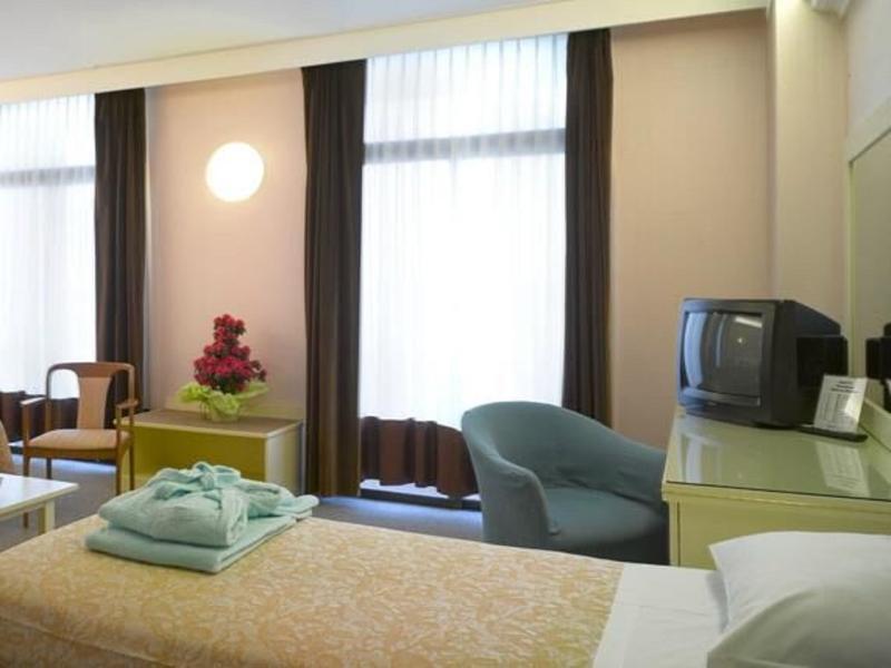 Hotel Commodore Terme モンテグロット・テルメ エクステリア 写真