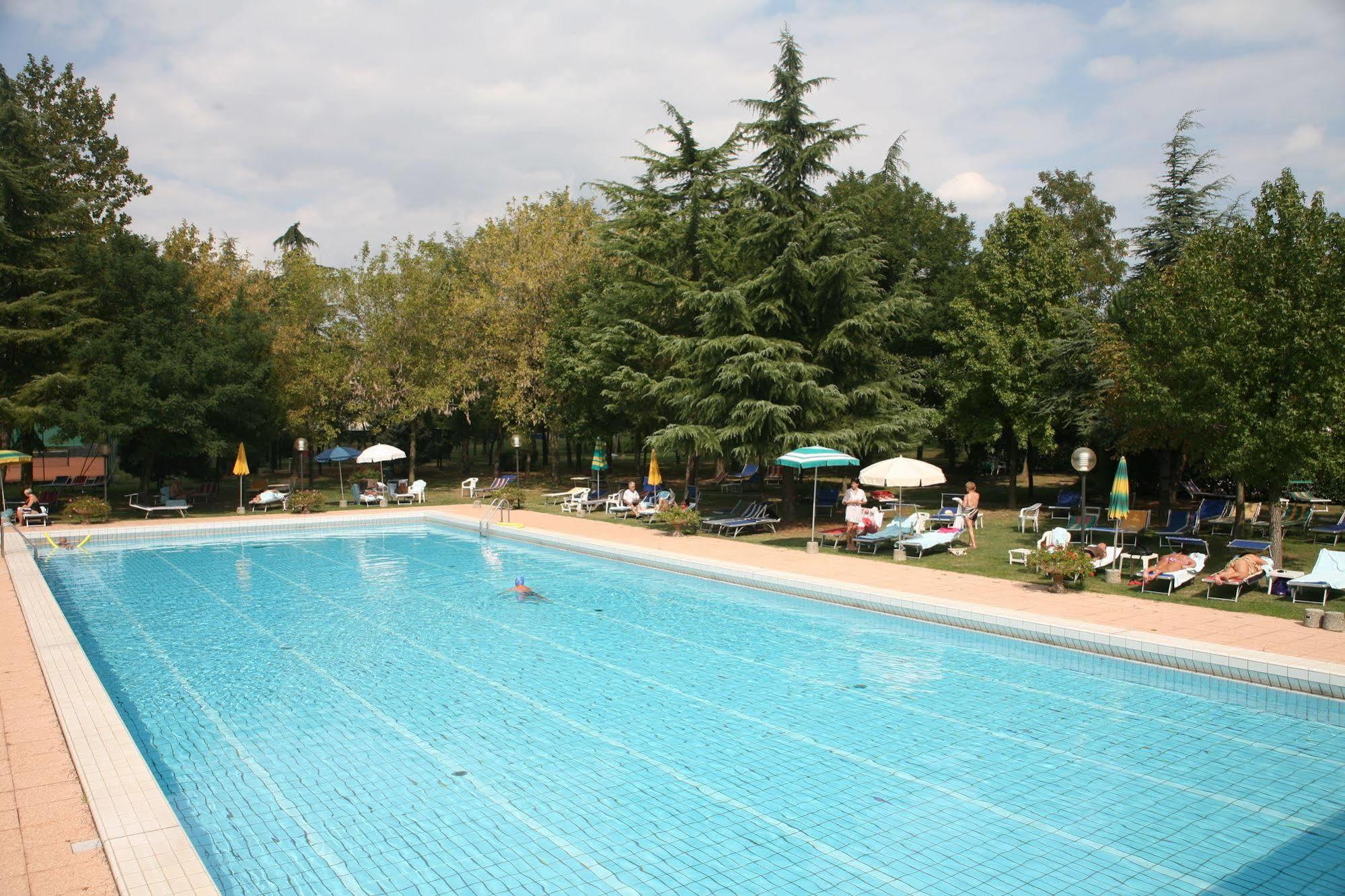 Hotel Commodore Terme モンテグロット・テルメ エクステリア 写真